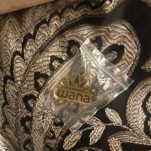 Wana Gold Logo Pin - Gold